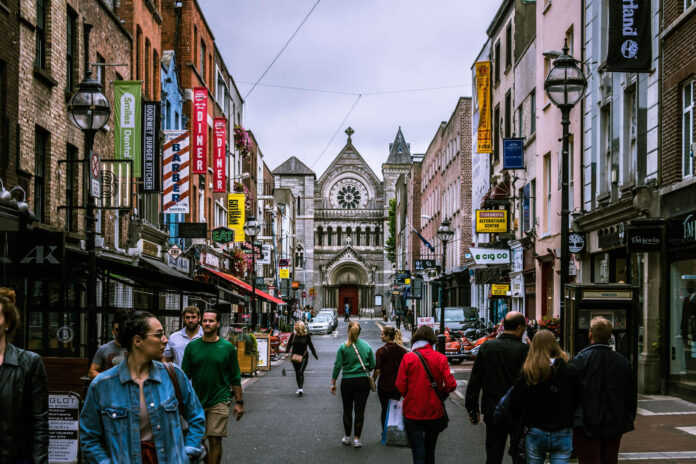 travel Ireland on a budget
